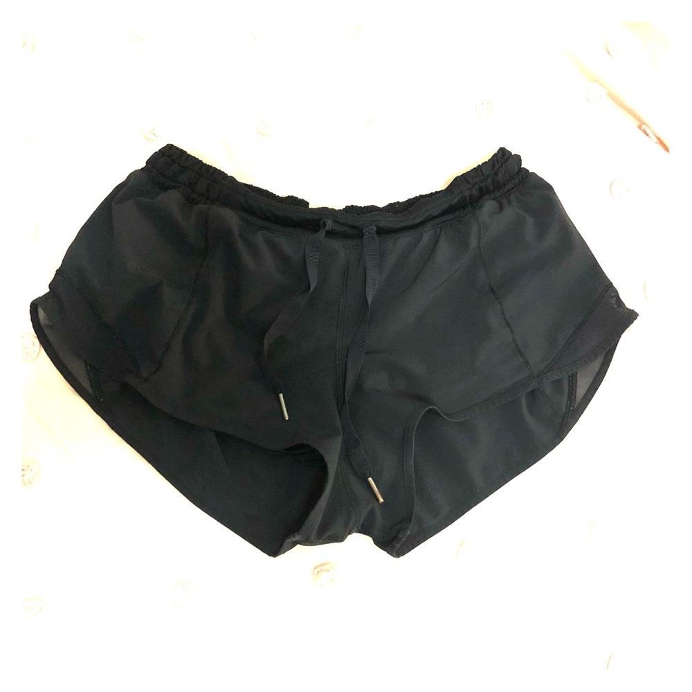 Lululemon Hotty Hot short 2.5